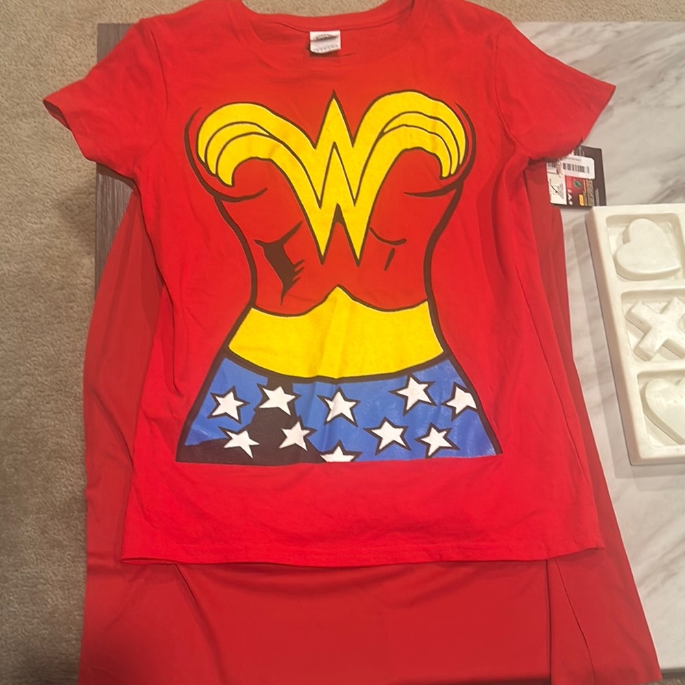 Red Wonder Woman Graphic T-Shirt with Cape Costume Halloween